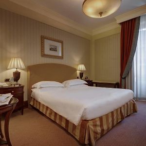 Camera standard con letto king size